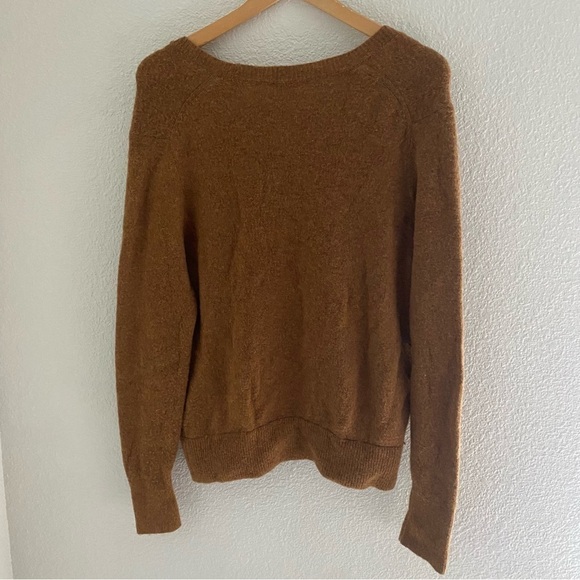 Madewell Wrap-Front Pullover Sweater in Coziest Yarn Size Medium - Picture 4 of 11